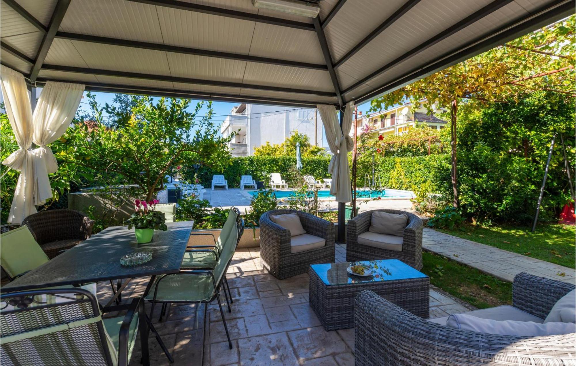 Stunning Apartment In Kastel Stari With Wifi Kastela Ngoại thất bức ảnh