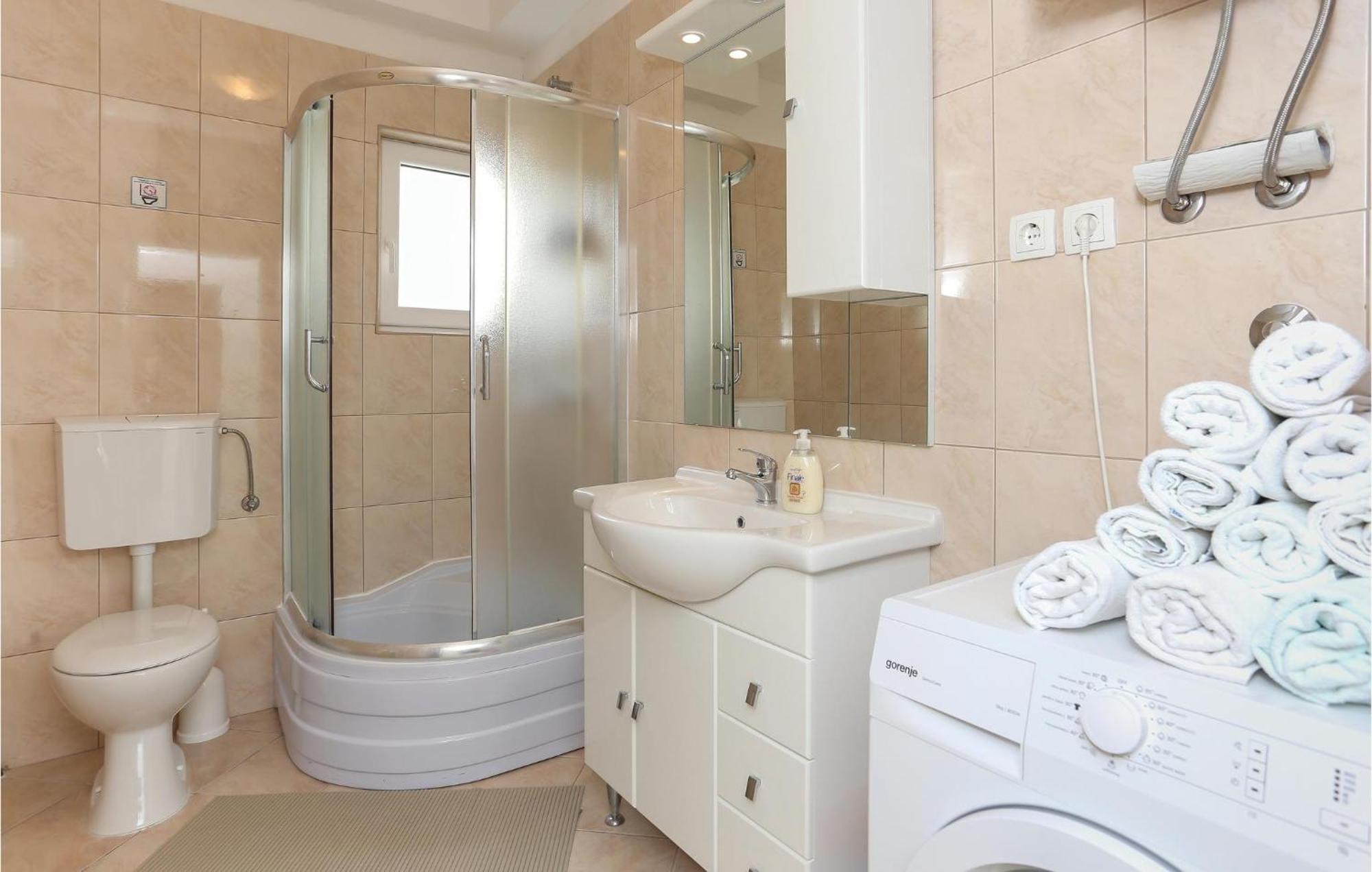 Stunning Apartment In Kastel Stari With Wifi Kastela Ngoại thất bức ảnh
