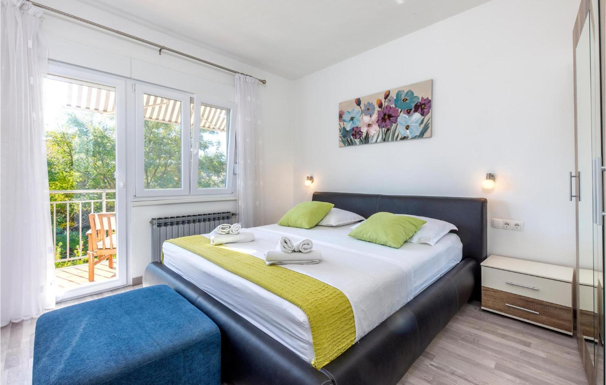 Stunning Apartment In Kastel Stari With Wifi Kastela Ngoại thất bức ảnh